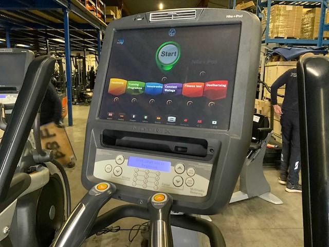 Matrix e7xe elliptical crosstrainer - afbeelding 2 van  6