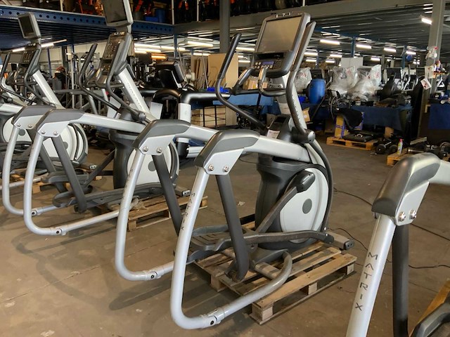 Matrix e7xe elliptical crosstrainer - afbeelding 2 van  3