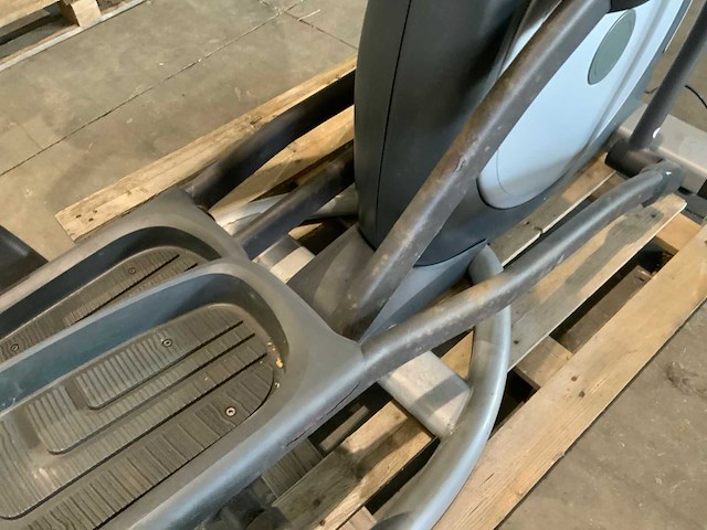 Matrix e7xe elliptical crosstrainer - afbeelding 3 van  3