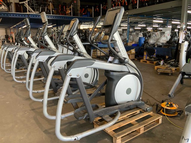 Matrix e7xe elliptical crosstrainer - afbeelding 1 van  5