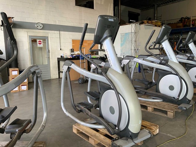 Matrix e7xe elliptical crosstrainer - afbeelding 1 van  4