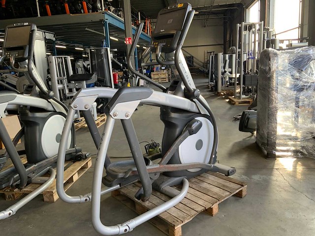 Matrix e7xe elliptical crosstrainer - afbeelding 2 van  5