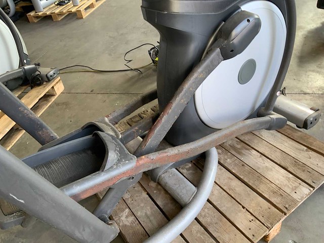 Matrix e7xe elliptical crosstrainer - afbeelding 3 van  5