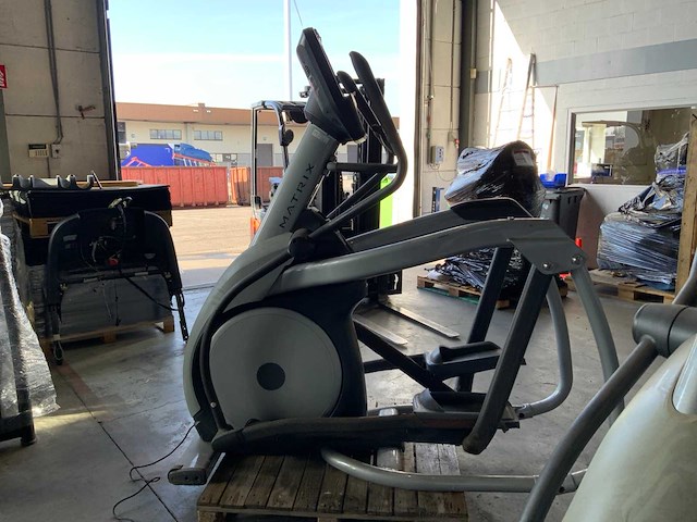 Matrix e7xe elliptical crosstrainer - afbeelding 5 van  5