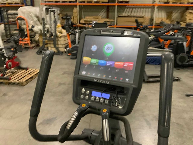 Matrix e7xe elliptical crosstrainer - afbeelding 4 van  6