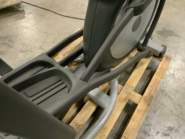Matrix e7xe elliptical crosstrainer - afbeelding 5 van  6