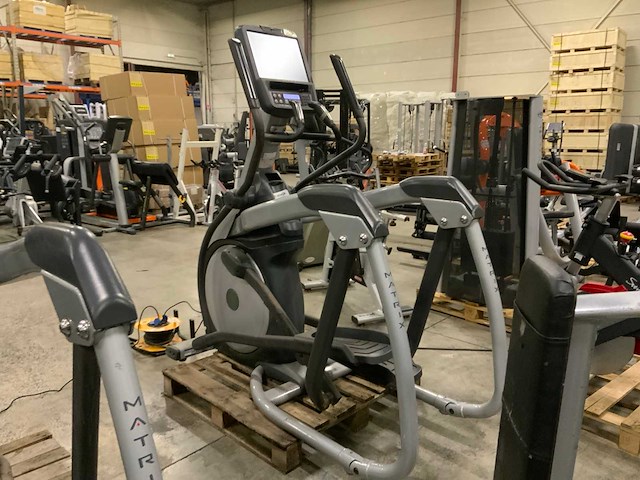Matrix e7xe elliptical crosstrainer - afbeelding 2 van  5