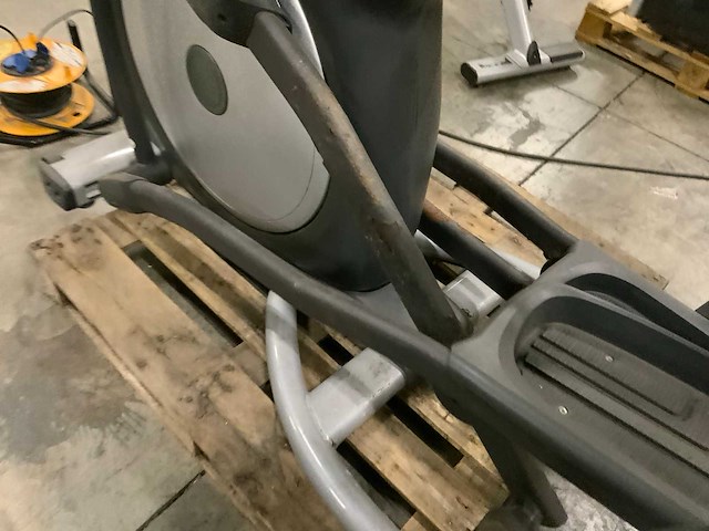 Matrix e7xe elliptical crosstrainer - afbeelding 3 van  5