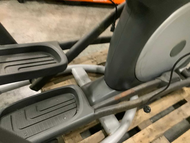 Matrix e7xe elliptical crosstrainer - afbeelding 2 van  4