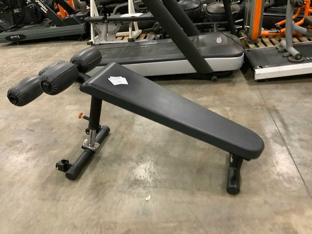 Matrix g3 abdominal crunch bench krachtstation - afbeelding 1 van  3