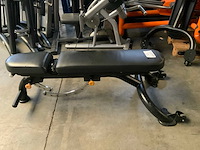 Matrix g3 adjustable bench black krachtstation - afbeelding 1 van  4