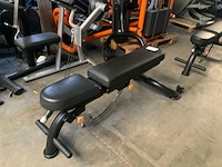 Matrix g3 adjustable bench black krachtstation - afbeelding 3 van  4