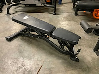 Matrix g3 adjustable bench black krachtstation - afbeelding 2 van  5