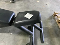 Matrix g3 adjustable bench krachtstation - afbeelding 2 van  4