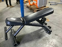 Matrix g3 adjustable bench krachtstation - afbeelding 3 van  4