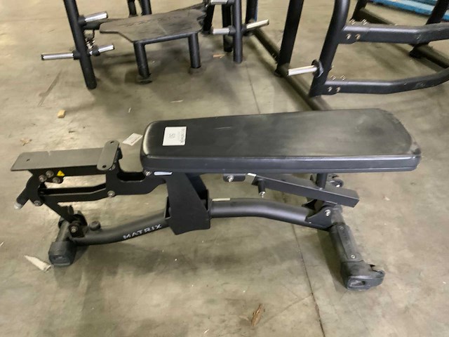 Matrix g3 adjustable bench krachtstation - afbeelding 2 van  2