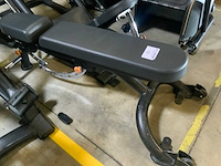 Matrix g3 adjustable bench krachtstation - afbeelding 1 van  4