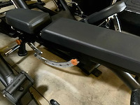 Matrix g3 adjustable bench krachtstation - afbeelding 3 van  4