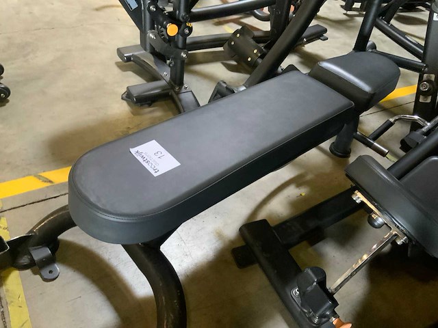 Matrix g3 adjustable bench krachtstation - afbeelding 4 van  4