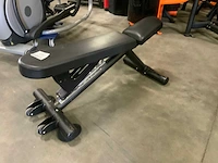 Matrix g3 adjustable bench krachtstation - afbeelding 2 van  3