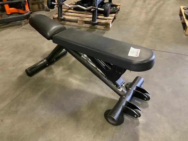 Matrix g3 adjustable bench krachtstation - afbeelding 3 van  3