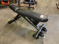 Matrix g3 adjustable bench krachtstation - afbeelding 3 van  3