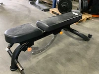 Matrix g3 adjustable bench krachtstation - afbeelding 3 van  3