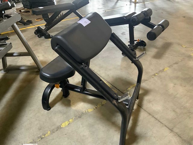 Matrix g3 biceps bench krachtstation - afbeelding 3 van  4
