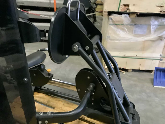 Matrix g3 legpress krachtstation - afbeelding 4 van  5