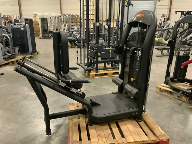 Matrix g3 rotary calf press krachtstation - afbeelding 3 van  5