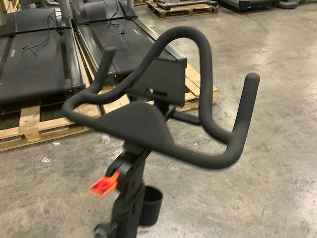 Matrix icr 50 indoorcycle spinningbike - afbeelding 4 van  5