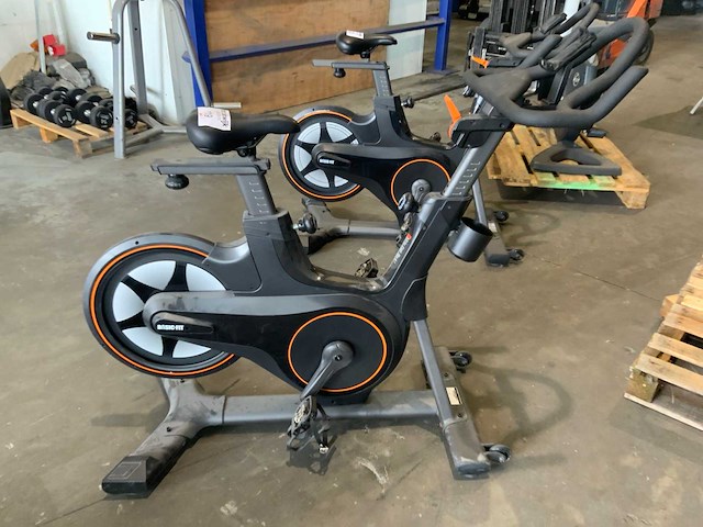 Matrix icr 50 indoorcycle spinningbike - afbeelding 1 van  6