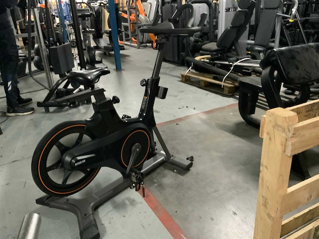 Matrix icr50 indoorcycle spinningbike - afbeelding 1 van  7