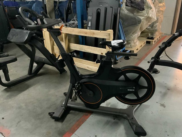 Matrix icr50 indoorcycle spinningbike - afbeelding 2 van  7