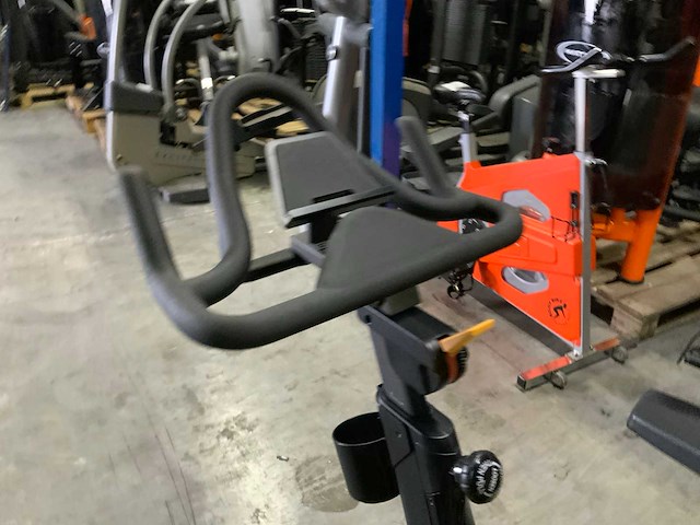 Matrix icr50 indoorcycle spinningbike - afbeelding 4 van  6