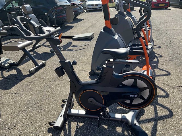 Matrix icr50 indoorcycle spinningbike - afbeelding 2 van  4