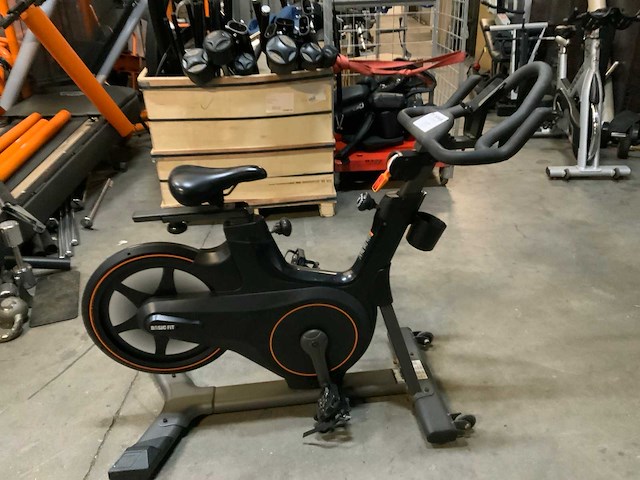 Matrix icr50 indoorcycle spinningbike - afbeelding 2 van  5