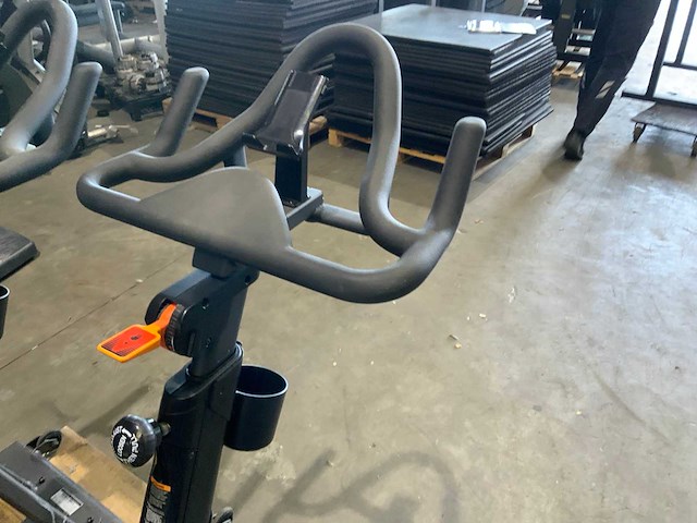 Matrix icr50 indoorcycle spinningbike - afbeelding 5 van  6