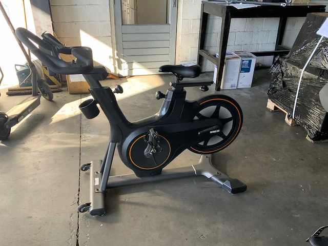 Matrix icr50 indoorcycle spinningbike - afbeelding 2 van  5