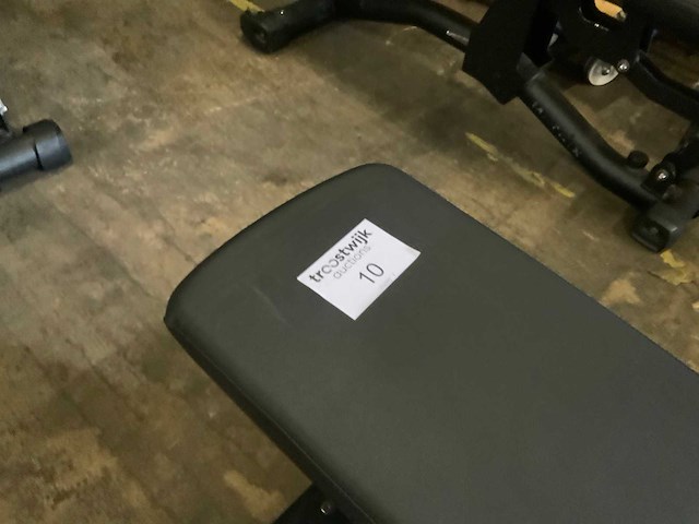 Matrix magnum adjustable bench krachtstation - afbeelding 3 van  5