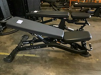 Matrix magnum adjustable bench krachtstation - afbeelding 1 van  4
