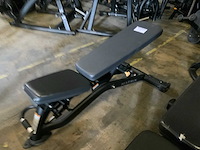 Matrix magnum adjustable bench krachtstation - afbeelding 3 van  4