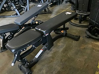 Matrix magnum adjustable bench krachtstation - afbeelding 3 van  4