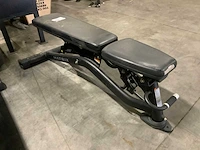 Matrix magnum adjustable bench krachtstation - afbeelding 4 van  4