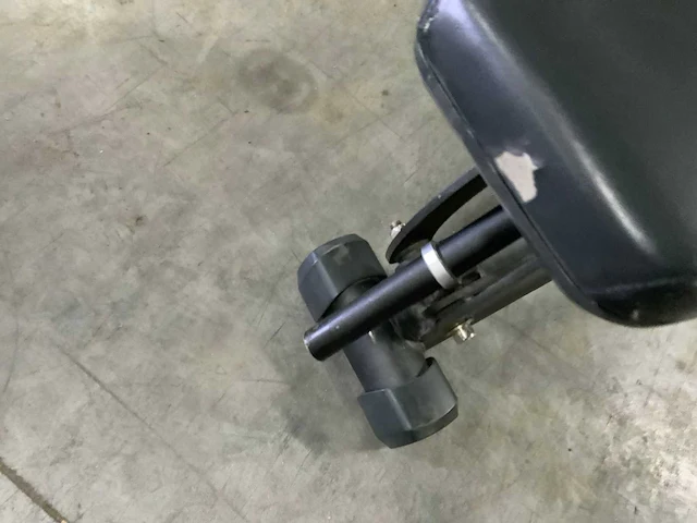 Matrix magnum adjustable bench krachtstation - afbeelding 4 van  4