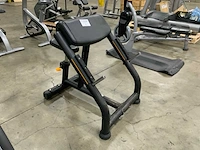 Matrix magnum biceps curl krachtstation