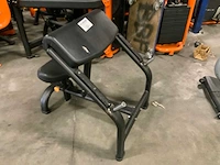 Matrix magnum biceps curl krachtstation