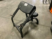 Matrix magnum biceps curl krachtstation - afbeelding 2 van  4