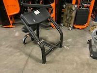 Matrix magnum biceps curl krachtstation - afbeelding 4 van  4