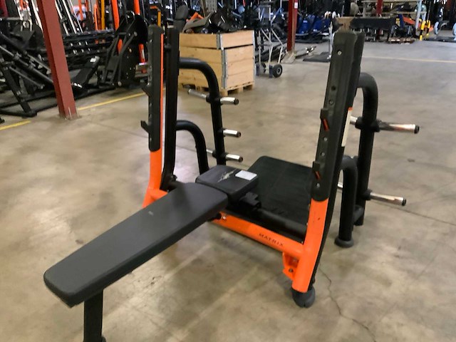 Matrix magnum breaker flat bench press krachtstation - afbeelding 2 van  4
